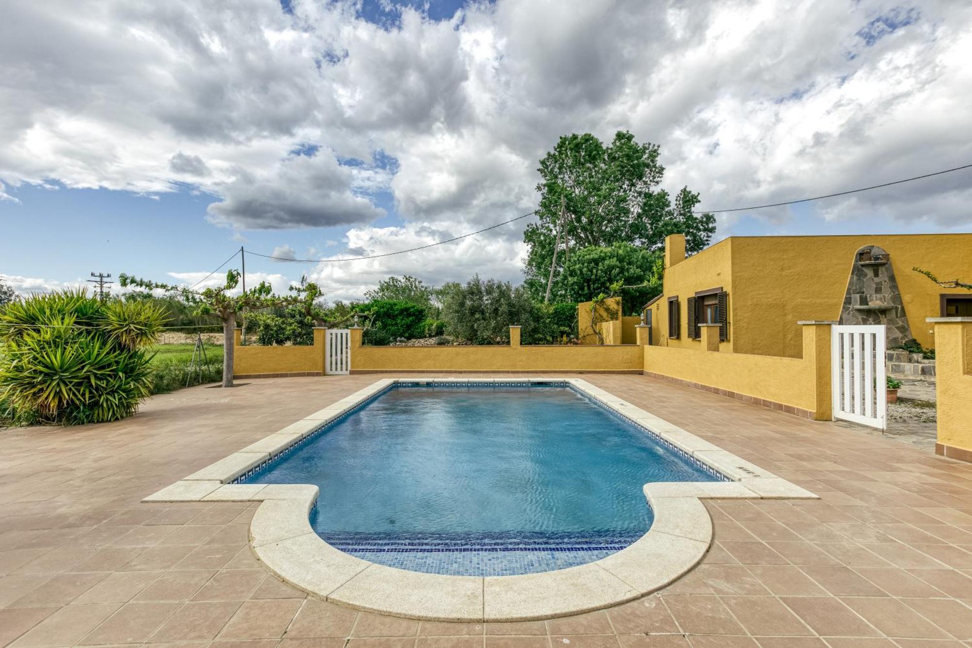 Les Cabretes Holiday home