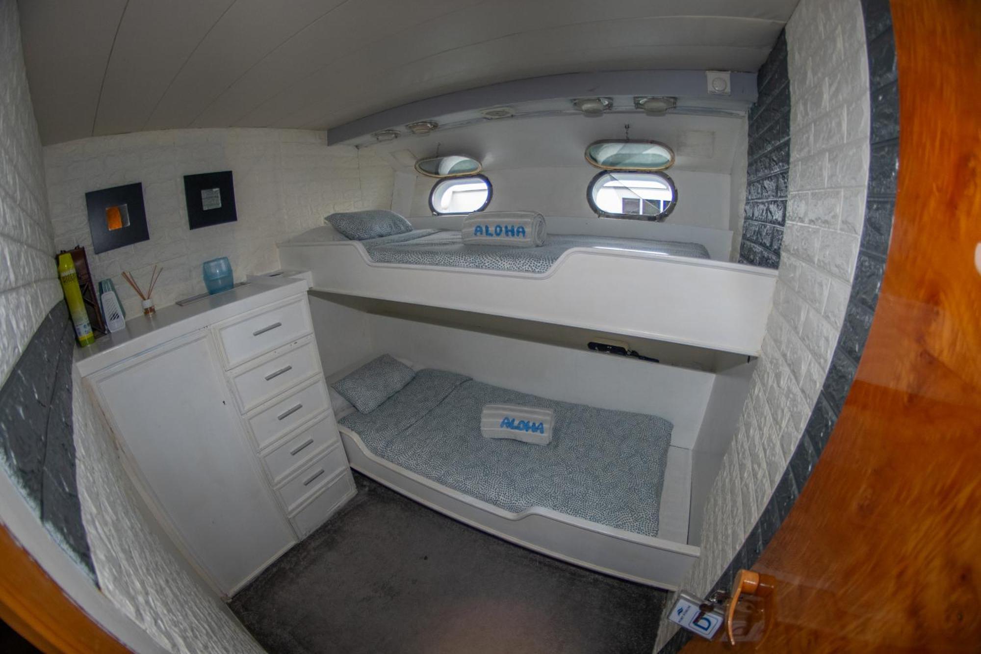 Hotel en barco Boat Aloha