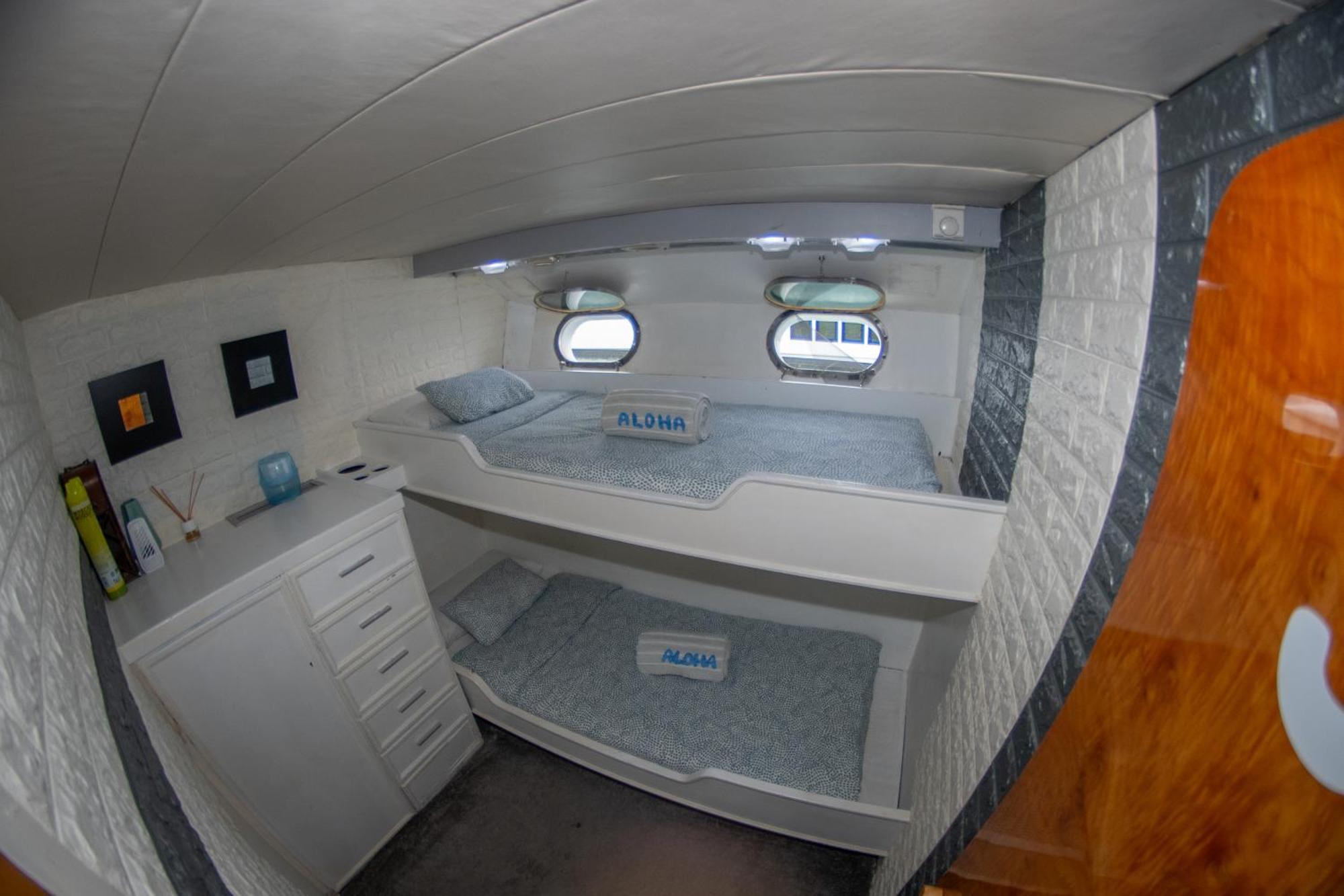 Hotel en barco Boat Aloha