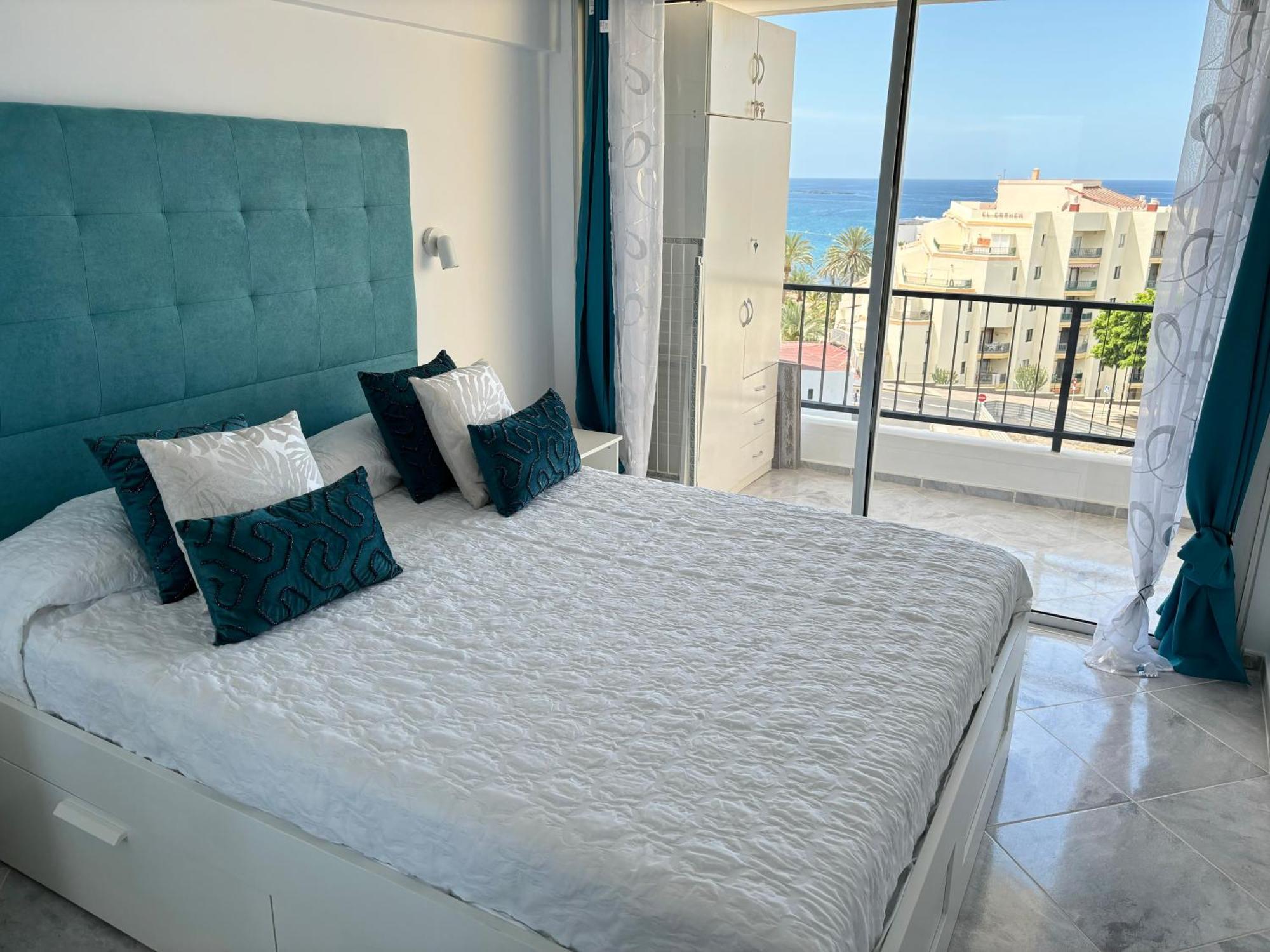 Luxury Ocean View 6th Floor Apartment Los Cristianos (Tenerife)