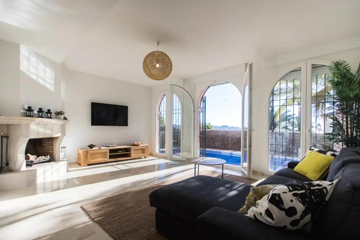 Gardens With Private Pool In Benidorm Villa *