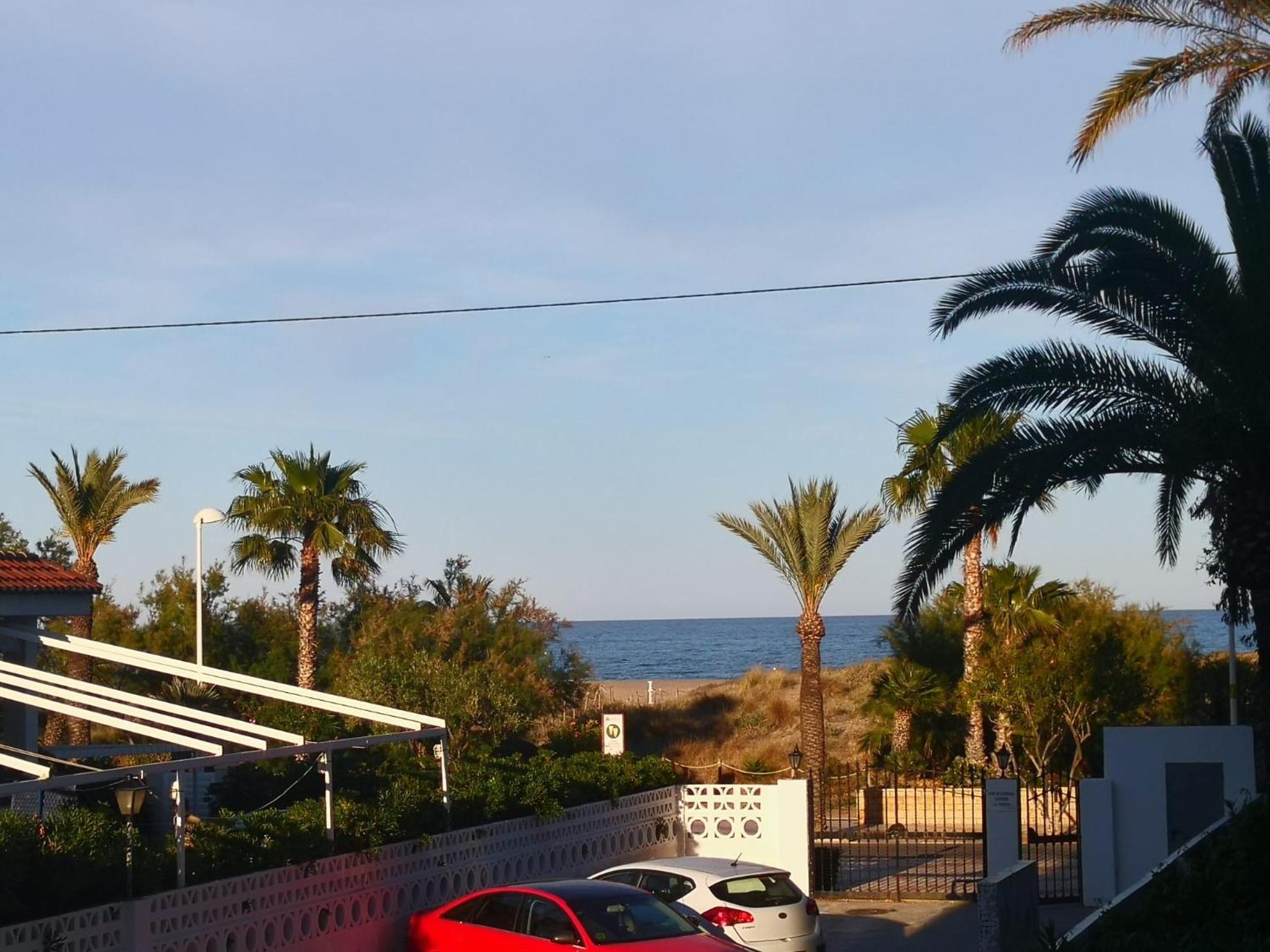 Apartment Sea View Apartment, First Line On The Beach, Remote Work