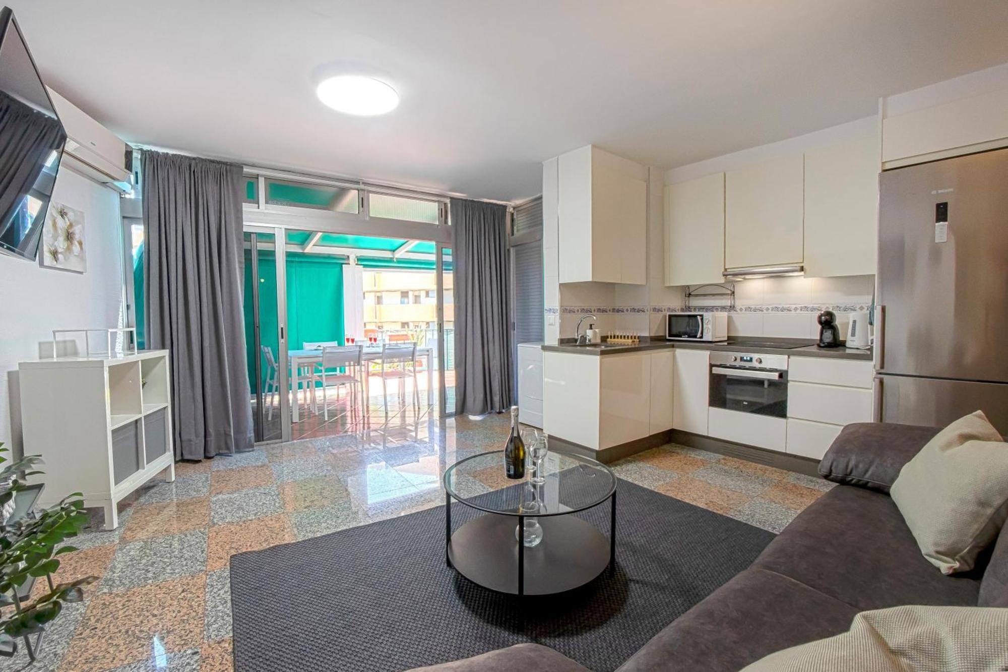 Cosy 1bd Near Playa De Americas, 208