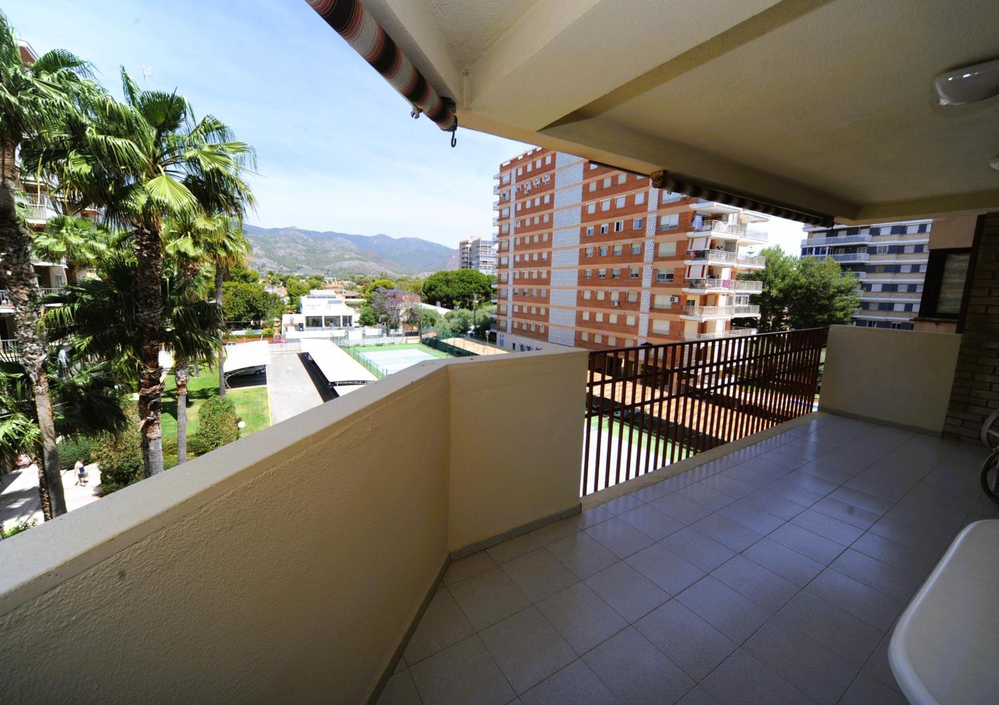 Canarias Vista Piscina Orangecosta * Benicassim