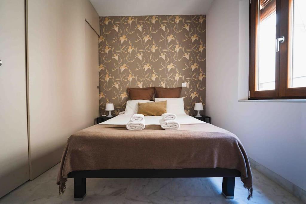 Atico Con Terraza Privada Cerca De La Catedral Apartment