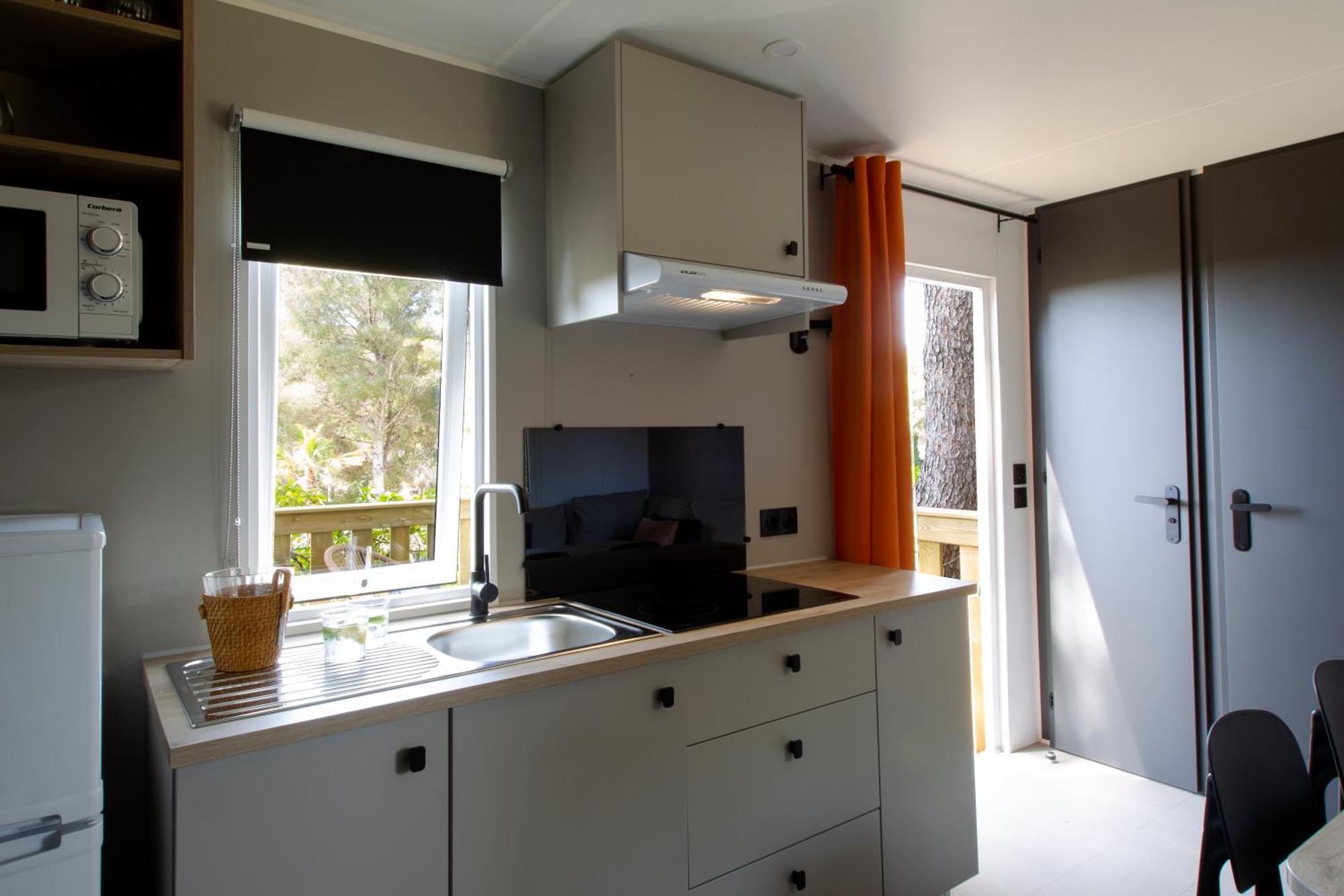Caledonia 4*