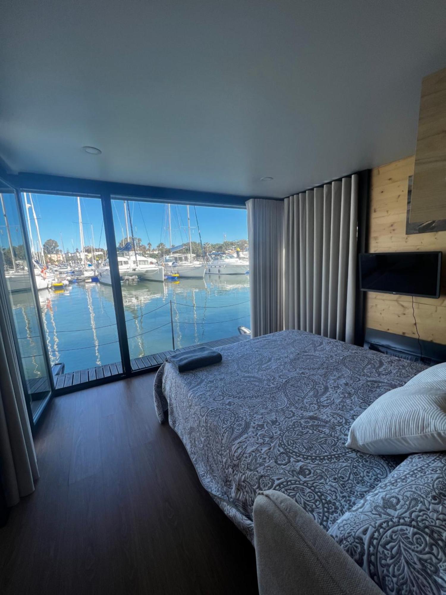 Botel Casas Flotantes - Boatvillage *