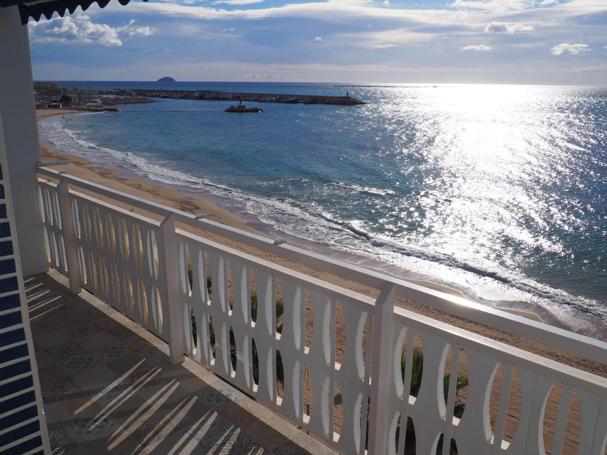 L'espigo De Saoret Primera Linea Playa Centro Soleado Y Recien Renovado Apartamento