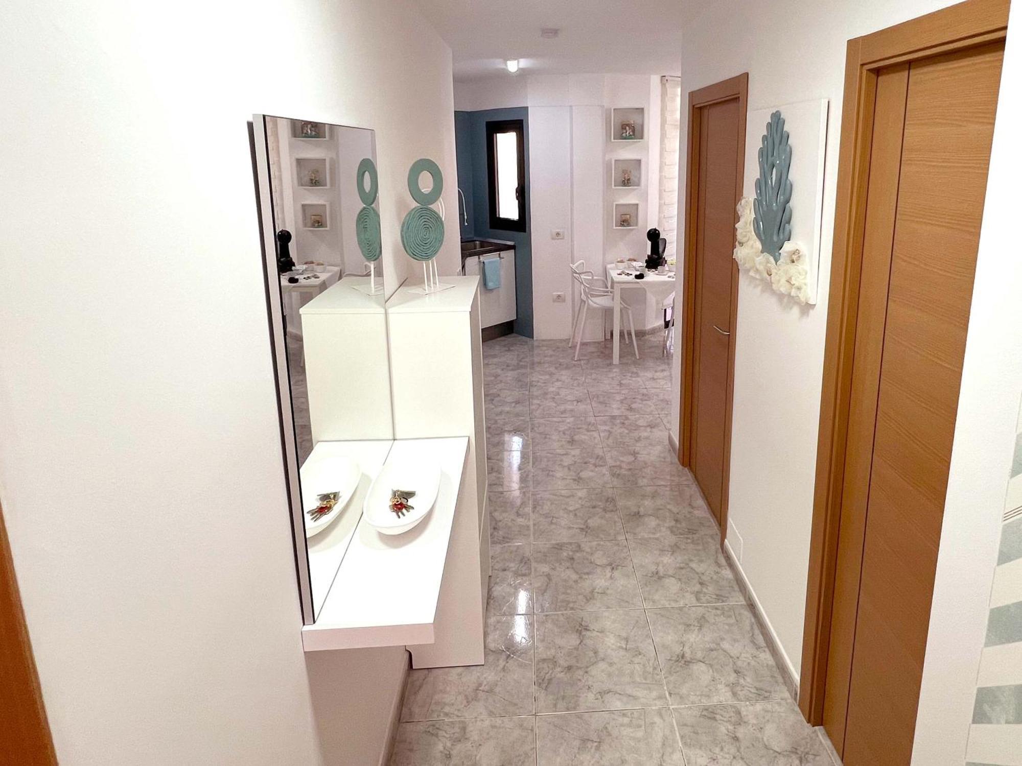 Encantador Con Terraza, Cristianos Apartamento