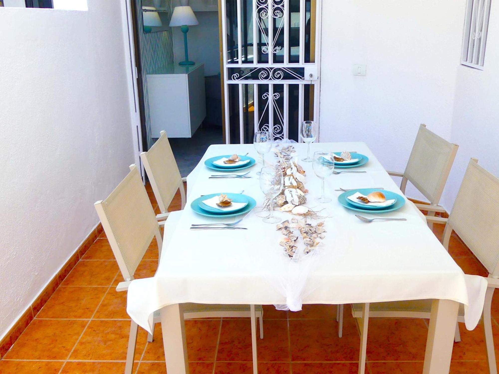 Encantador Con Terraza, Cristianos Apartamento *