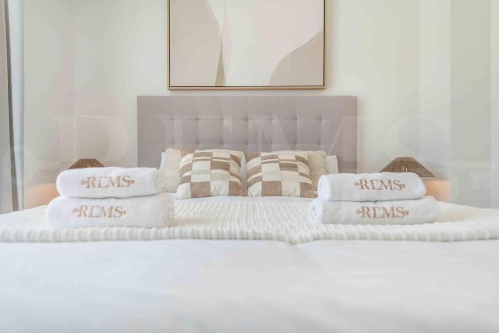 Lovely View With Private Jacuzzi & Terrace, Pool And Parking By Rems Apartamento *
