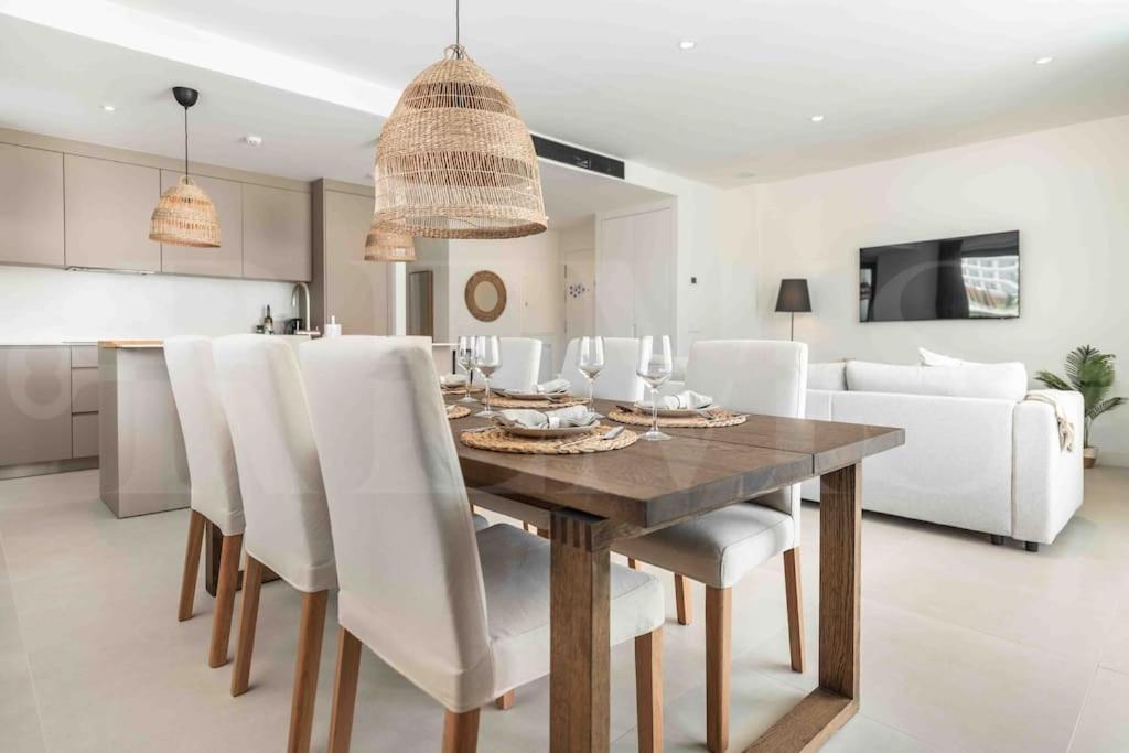 Lovely View With Private Jacuzzi & Terrace, Pool And Parking By Rems *