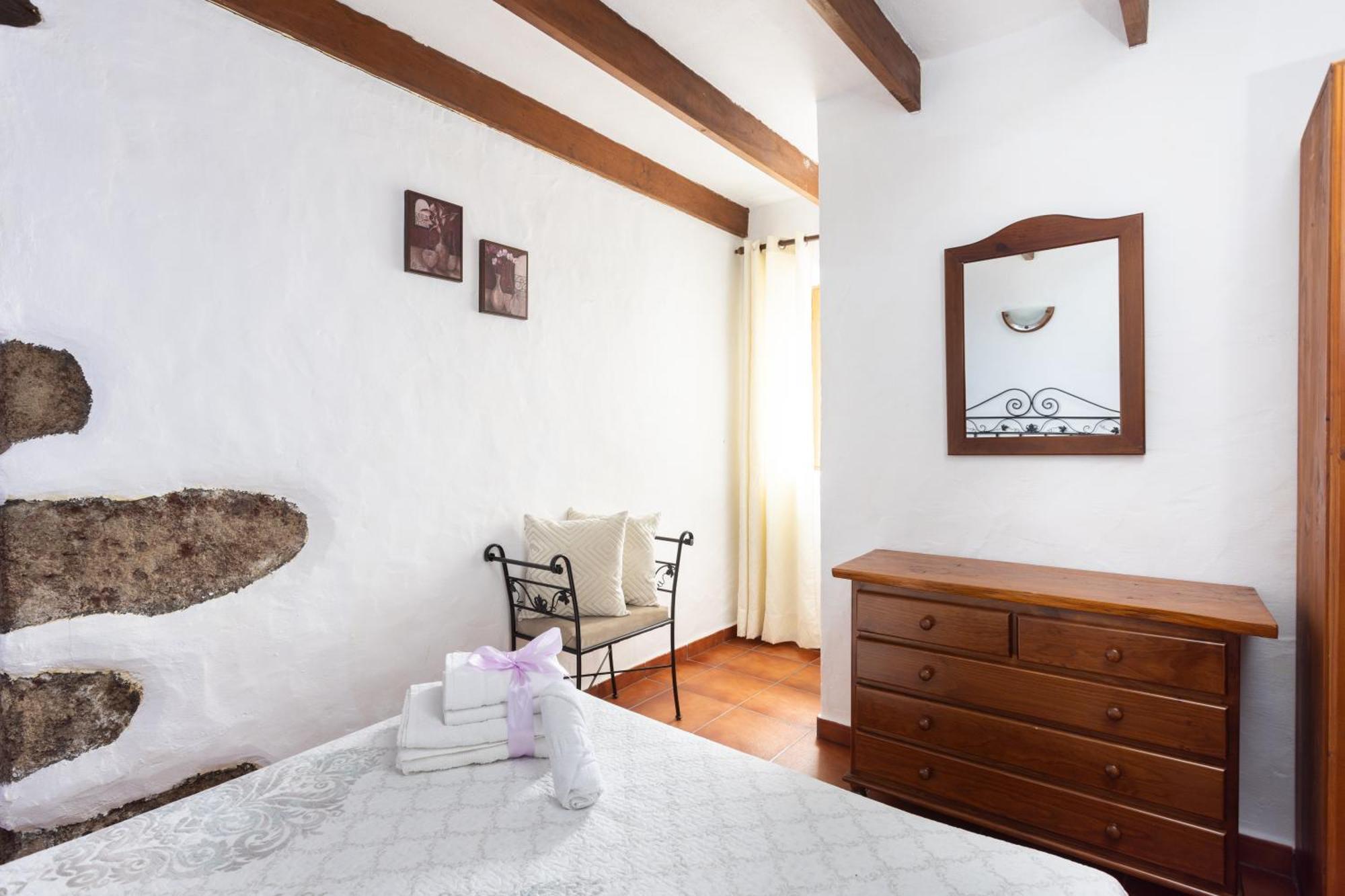 Charming Casa Nina El Pinar, Terrace Holiday home *