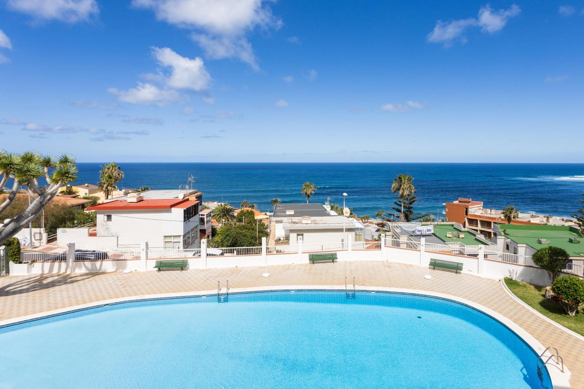Home2book Bright Sea Views & Pool