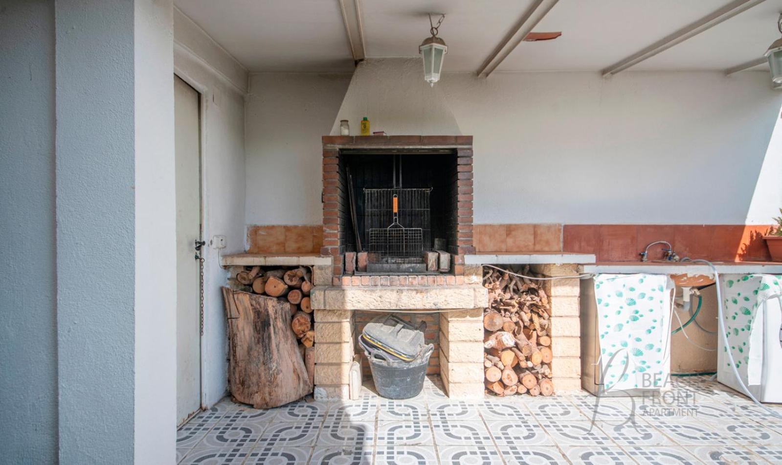 R153 - Espaciosa Con Piscina Privada En *