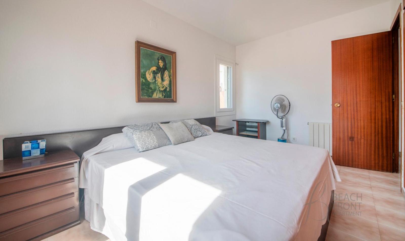 R153 - Espaciosa Con Piscina Privada En Villa Coma-ruga