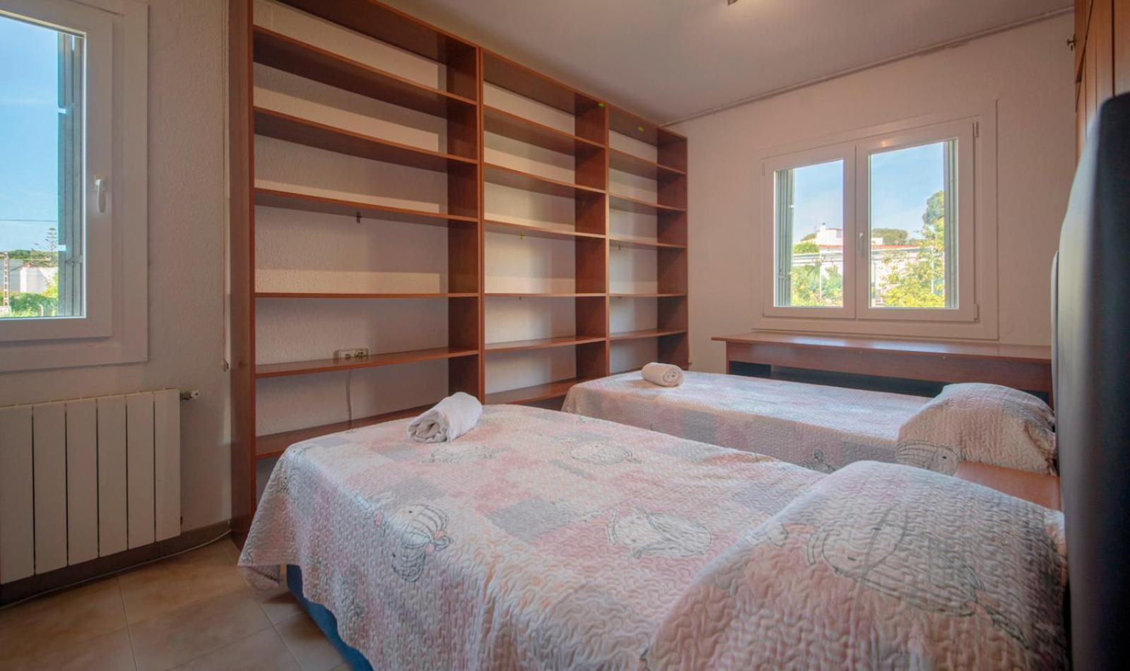 R153 - Espaciosa Con Piscina Privada En