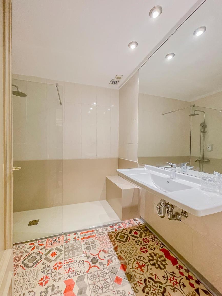 Rodas Guest house