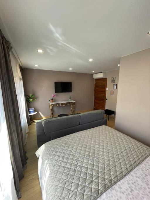 Apartamento Piso De Dos Con Reforma De Diseno *