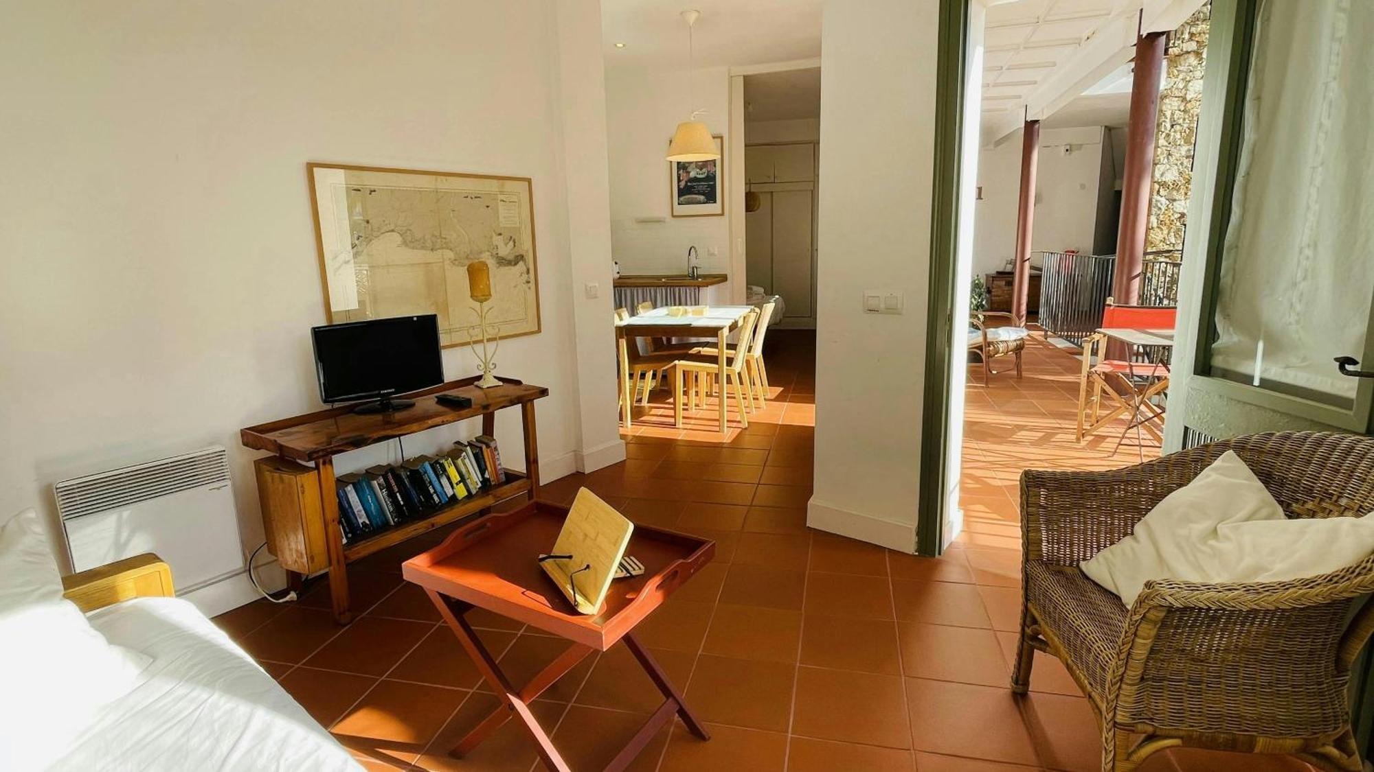 T5 - Cozy Retreat 50m To Garden Escape *