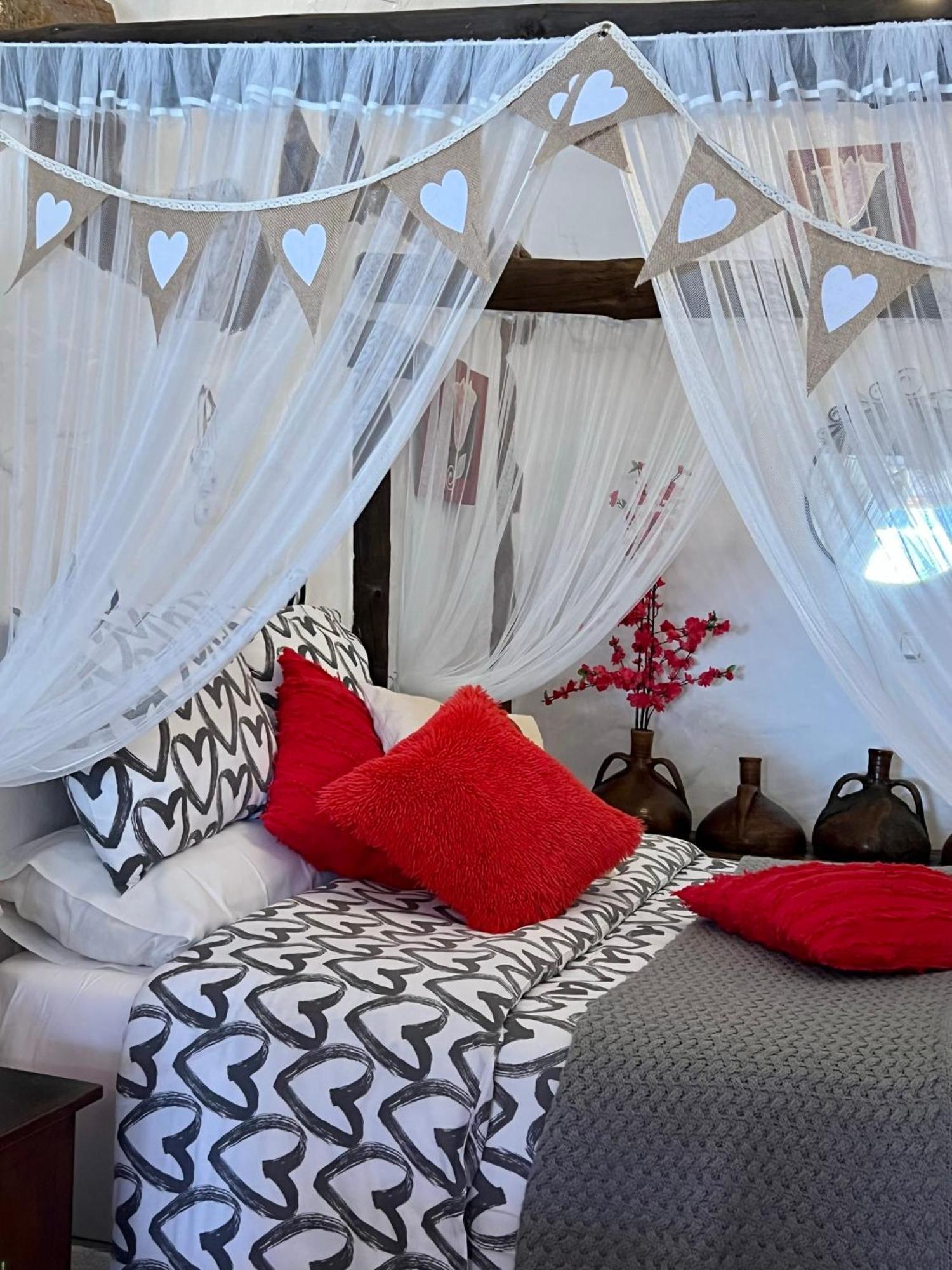 Cuevas De La Paz - Cave House Holidays *