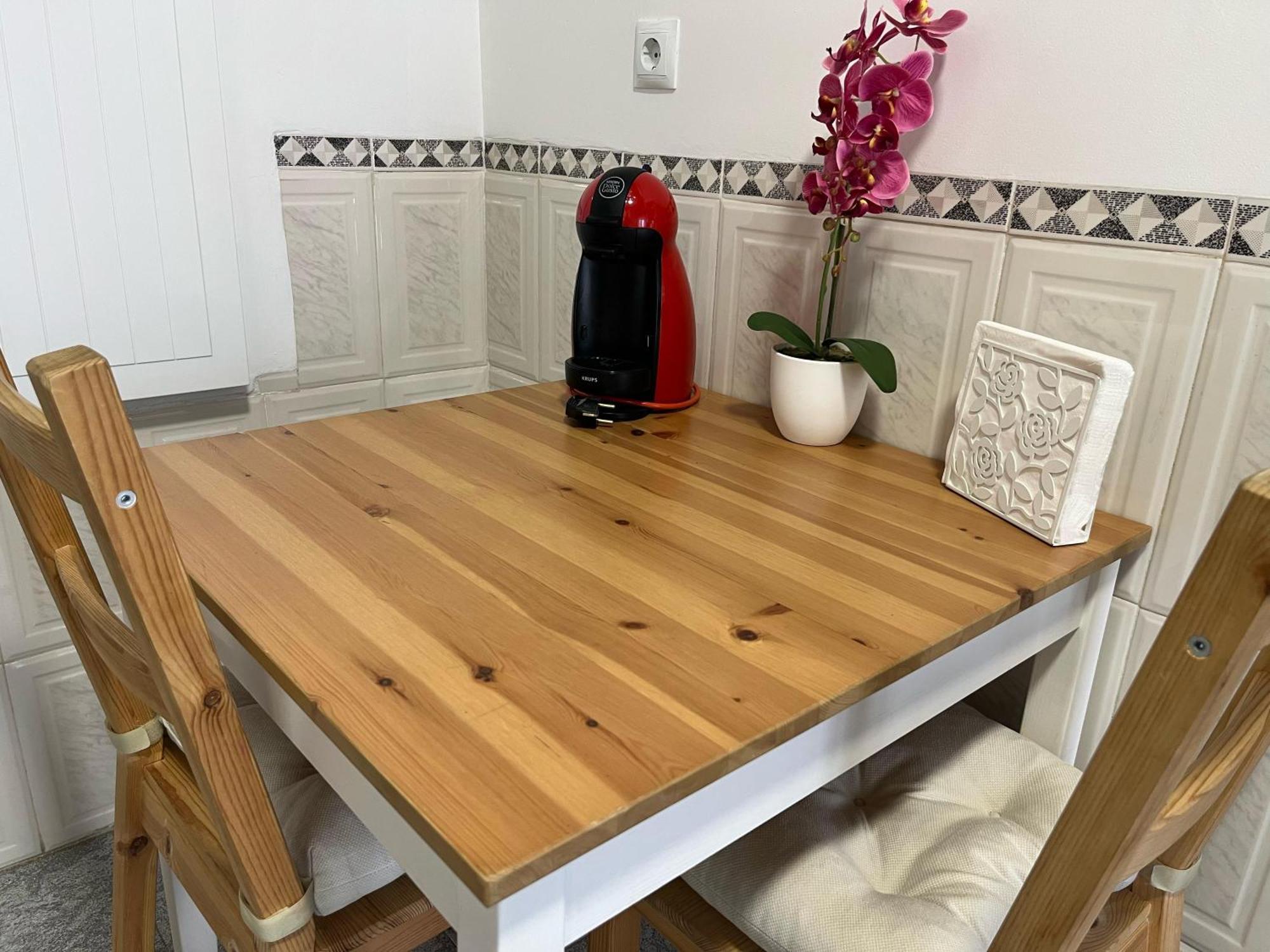 Free Parking, 40 Meters From The Beach, Wi-fi, Ac Apartamento Estepona