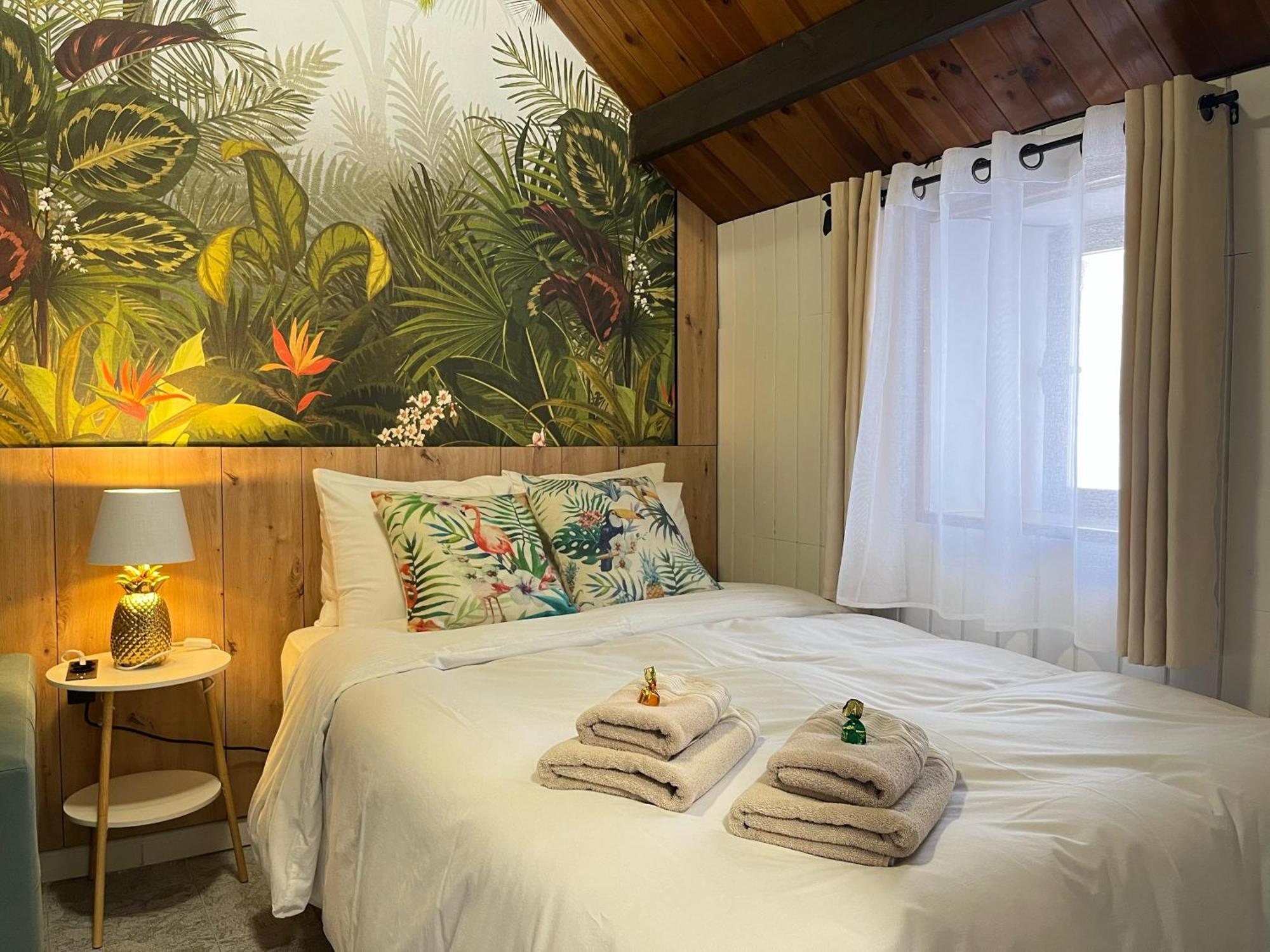 Free Parking, 40 Meters From The Beach, Wi-fi, Ac * Estepona