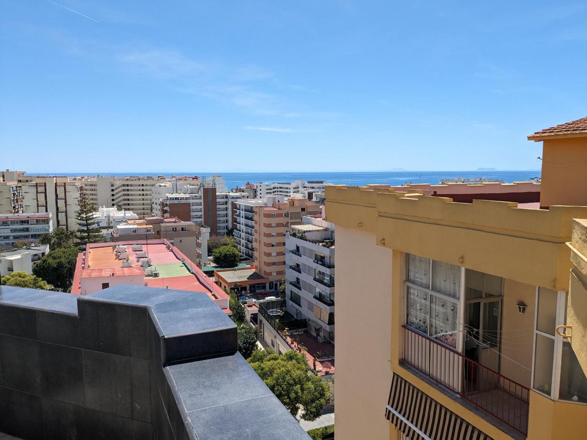 Apartamento Con Vistas Y Terraza En Marbella