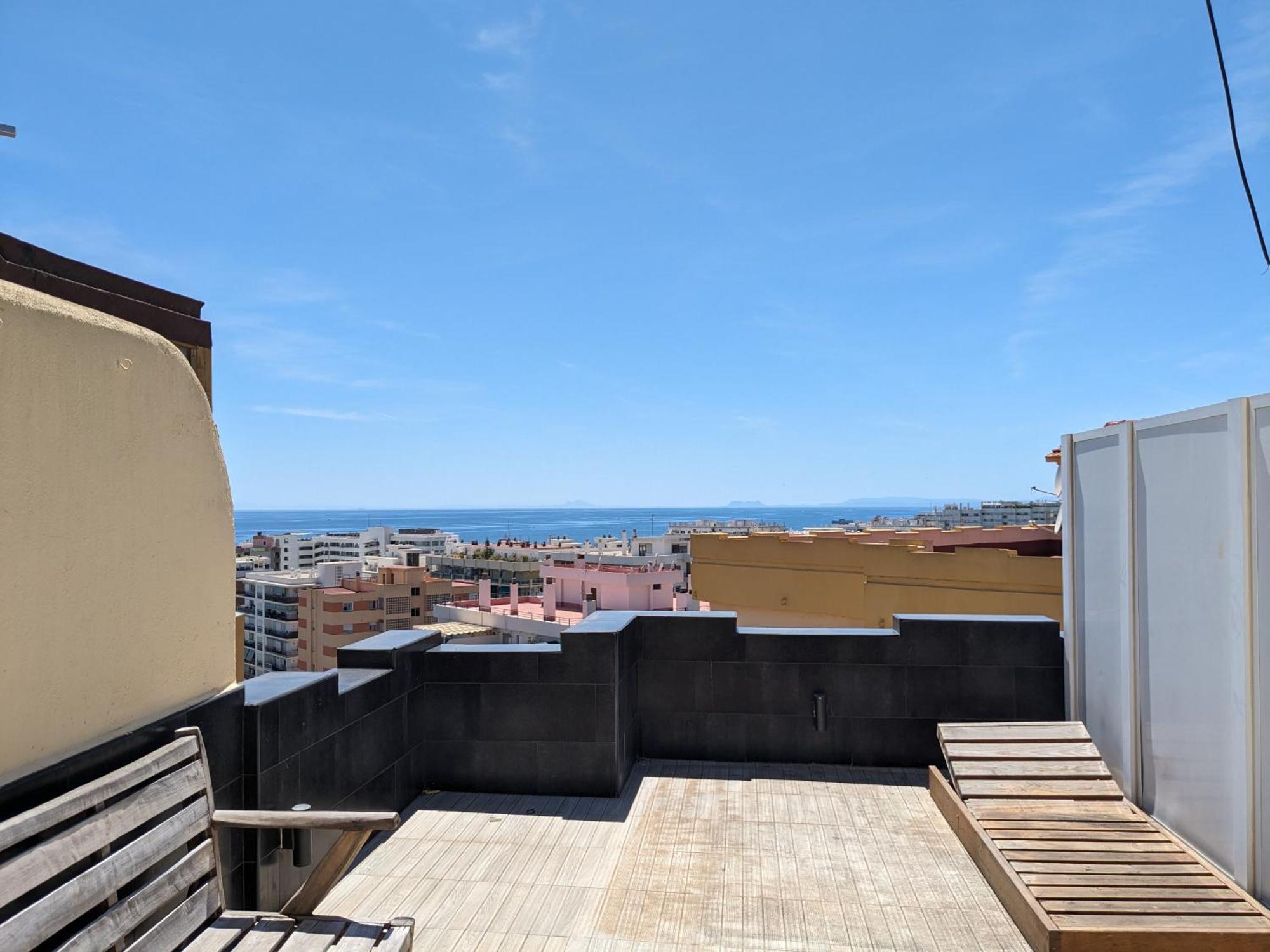 Apartamento Con Vistas Y Terraza En *