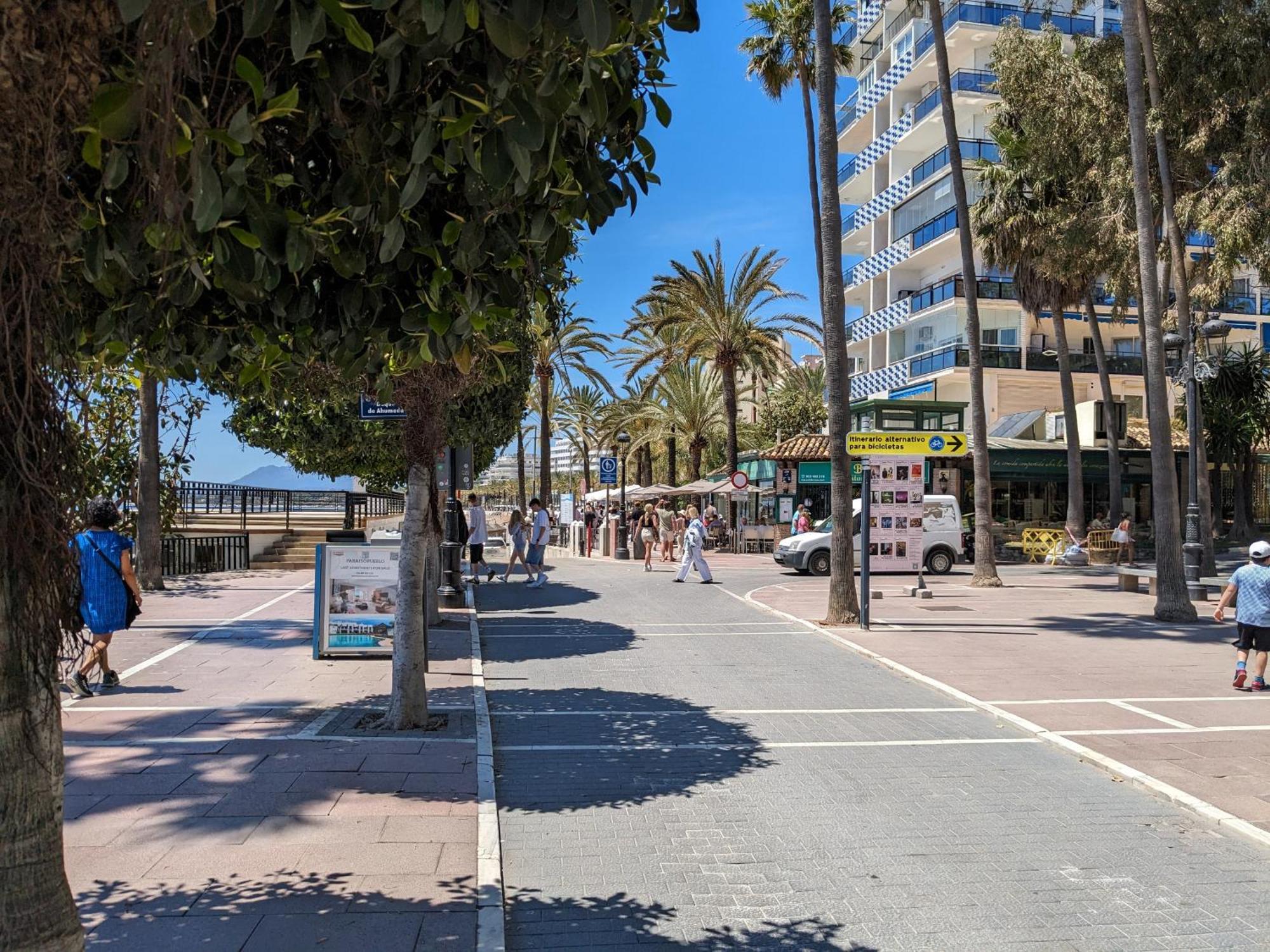Apartamento Con Vistas Y Terraza En Marbella