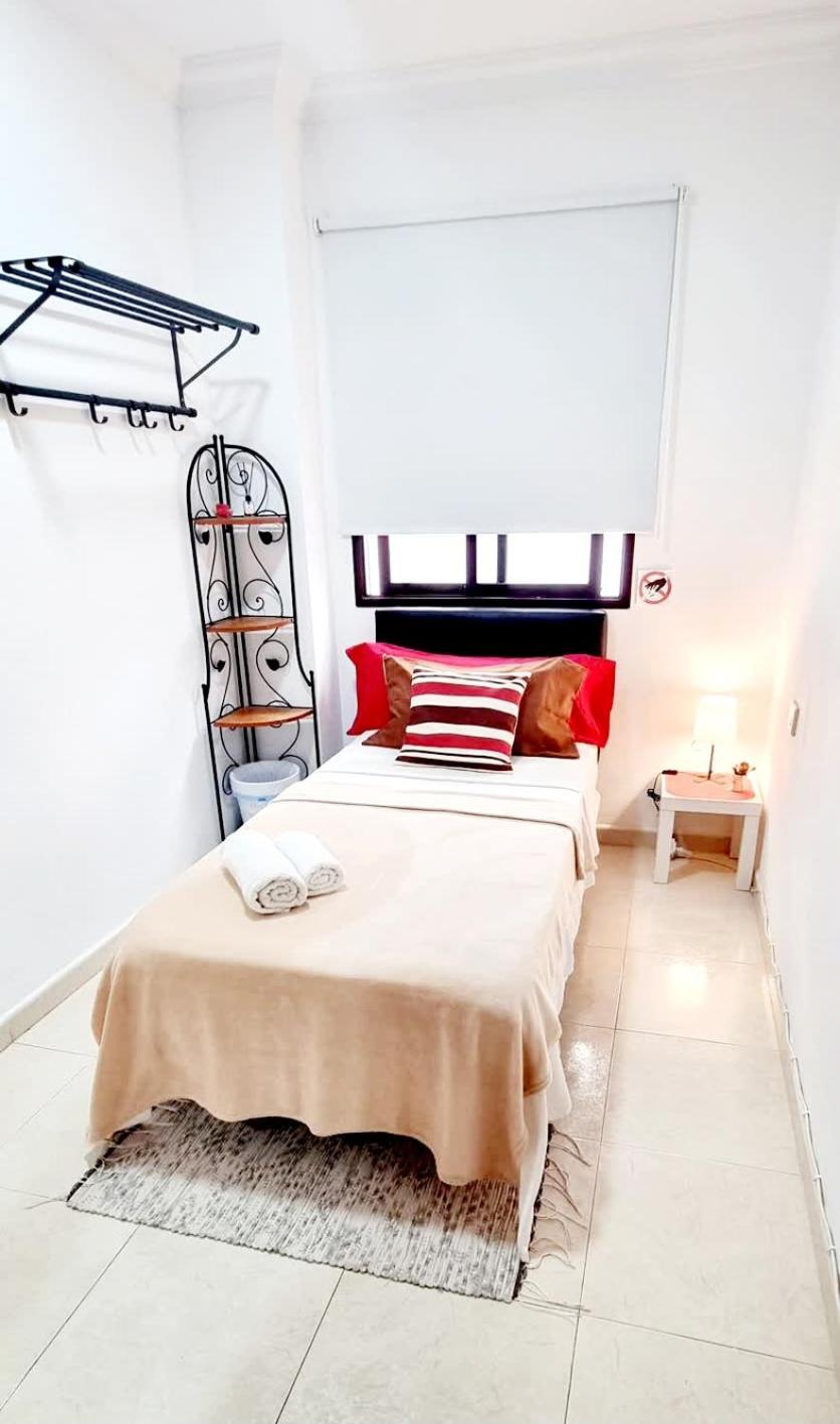 Pensión Almar We Go! Privadas En - Private - Pieces Privees - In Shared Alcalá la Real