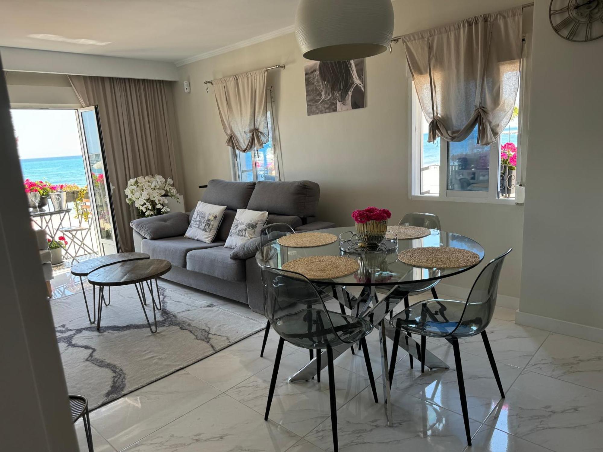 Apartment Flores
