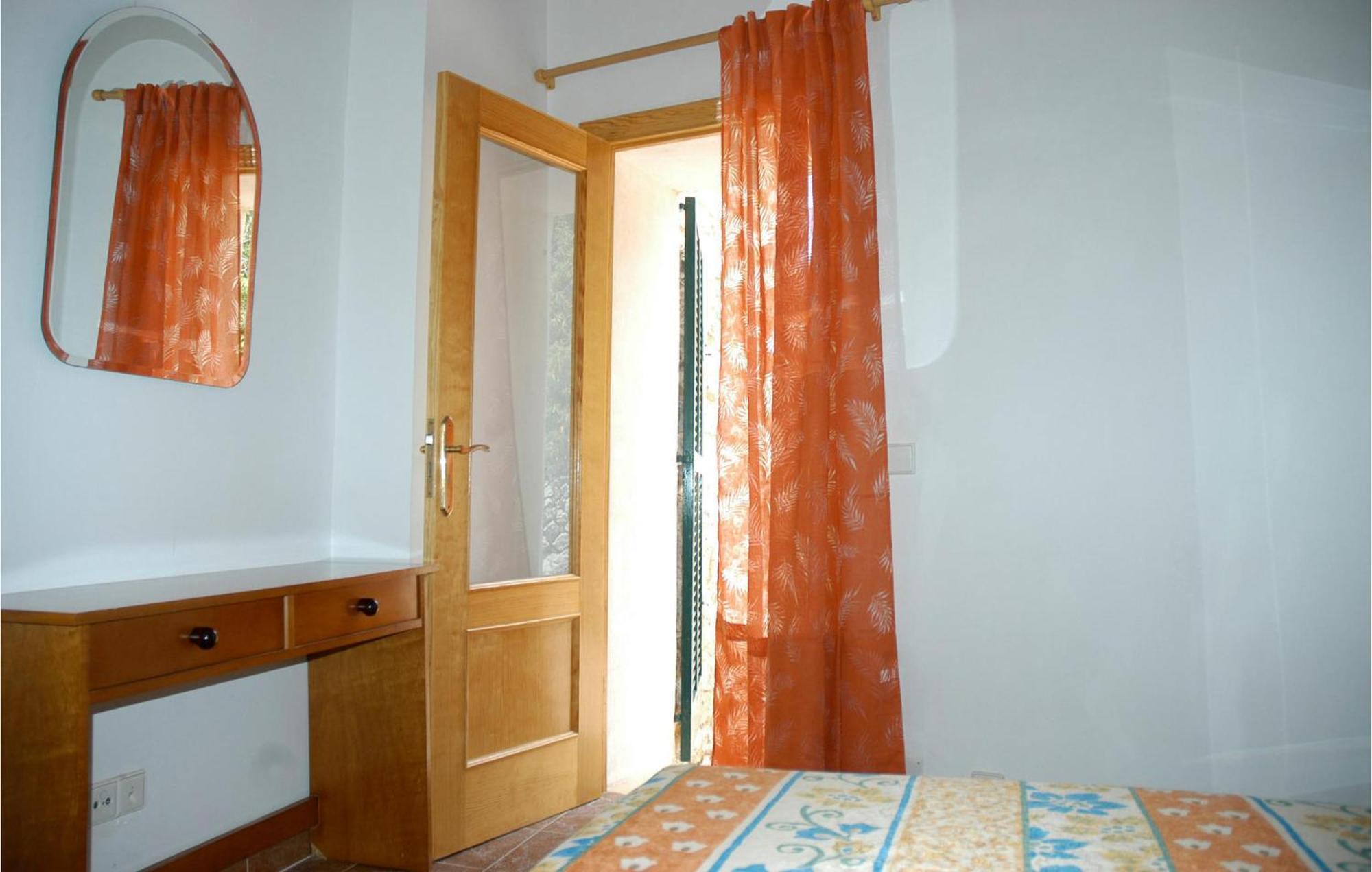 Nice Home In Estellencs With Kitchen *
