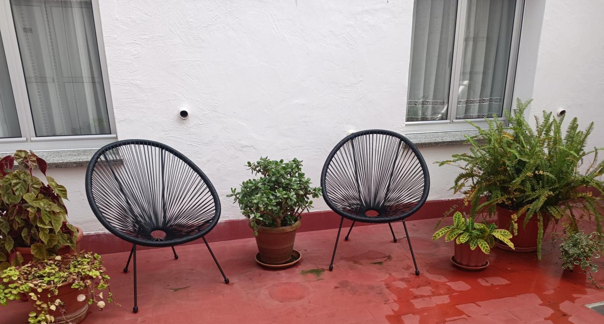 Apartamento En La Ciudad, Con Patio -parking Gratis