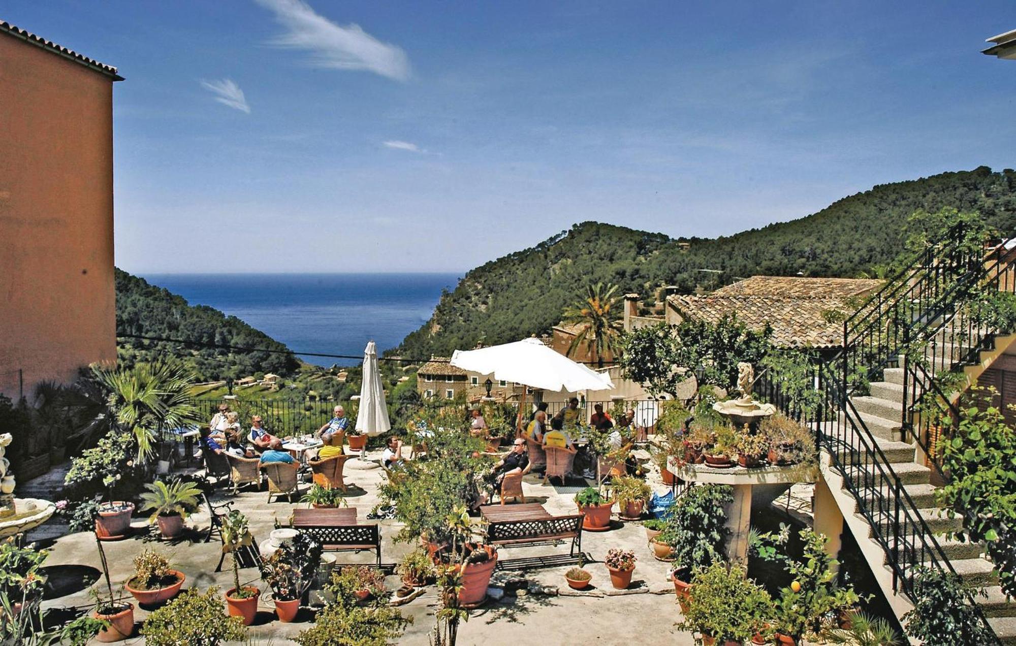 Сasa de vacaciones Stunning In Estellencs With Jacuzzi