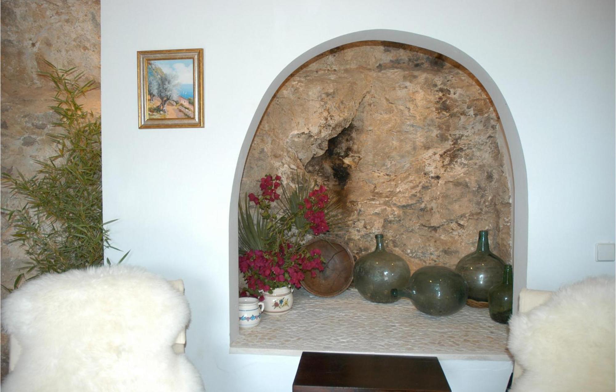 Nice Home In Estellencs With Kitchen *