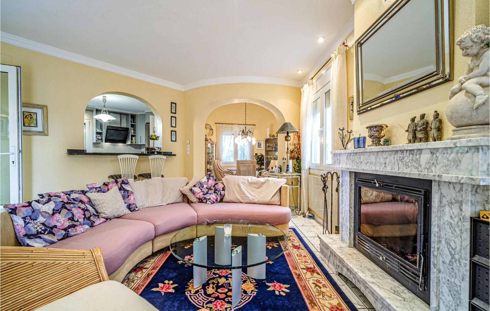 Beautiful In With Kitchen Holiday home *