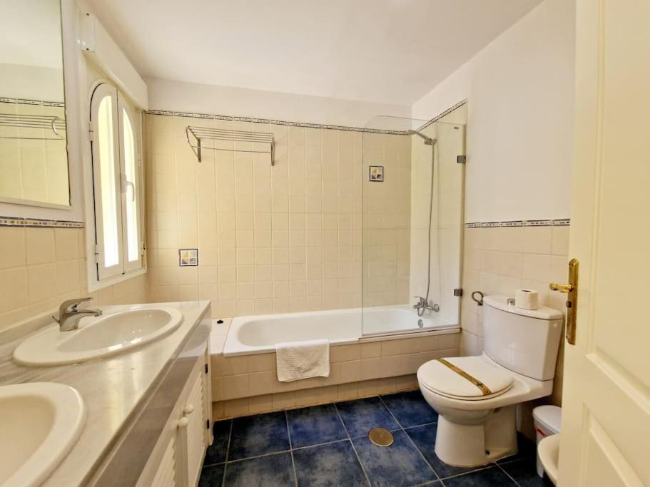 Apartamento Atalaya 3 Bedrooms *