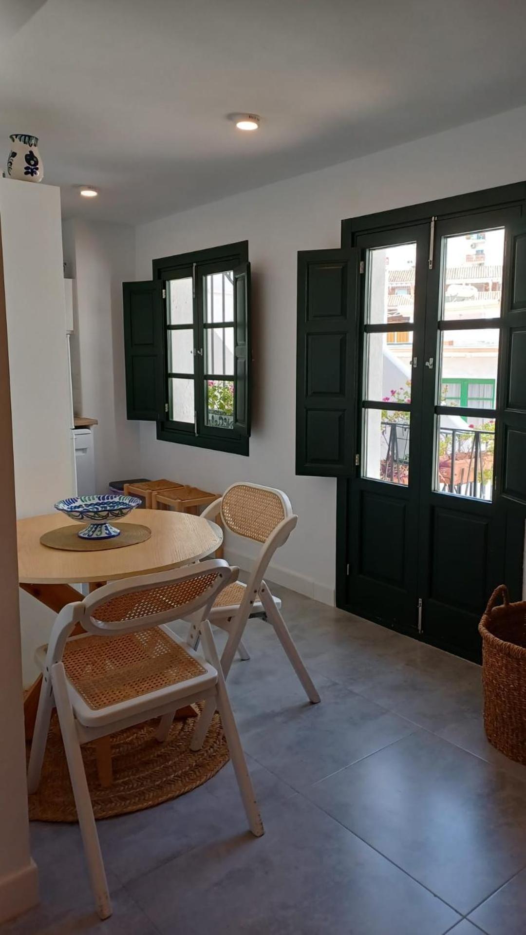 Lovely House In Peaceful Courtyard Apartamento Benalmádena