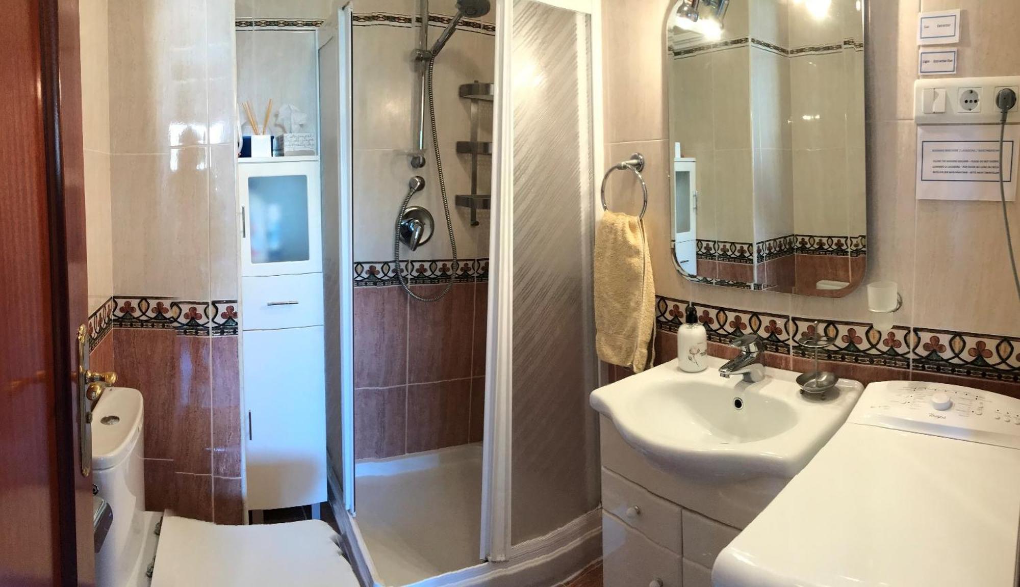Apartment Spacious 1 Bedroom Apartment, Front, Costa