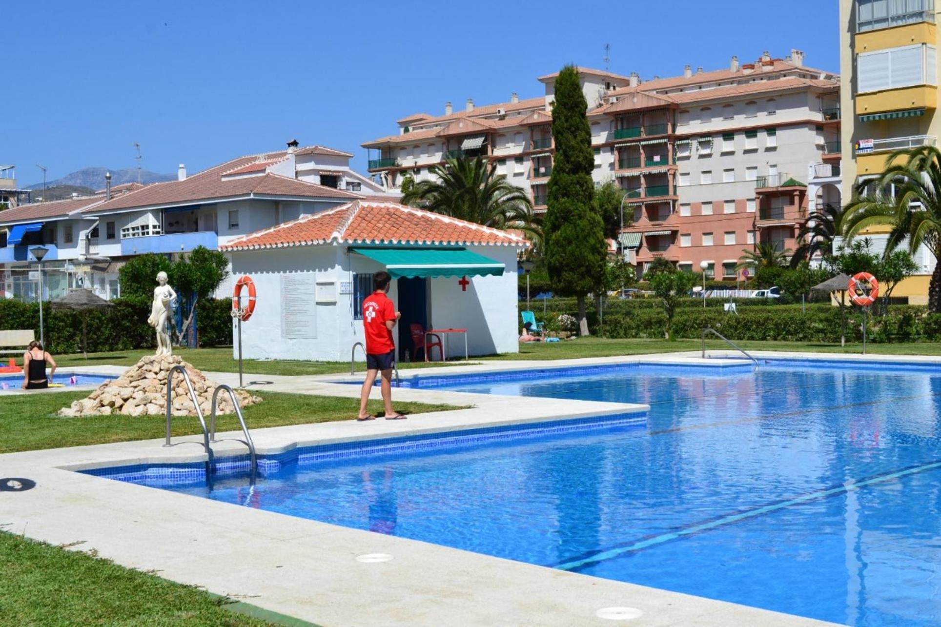 Apartment Spacious 1 Bedroom Apartment, Front, Costa *