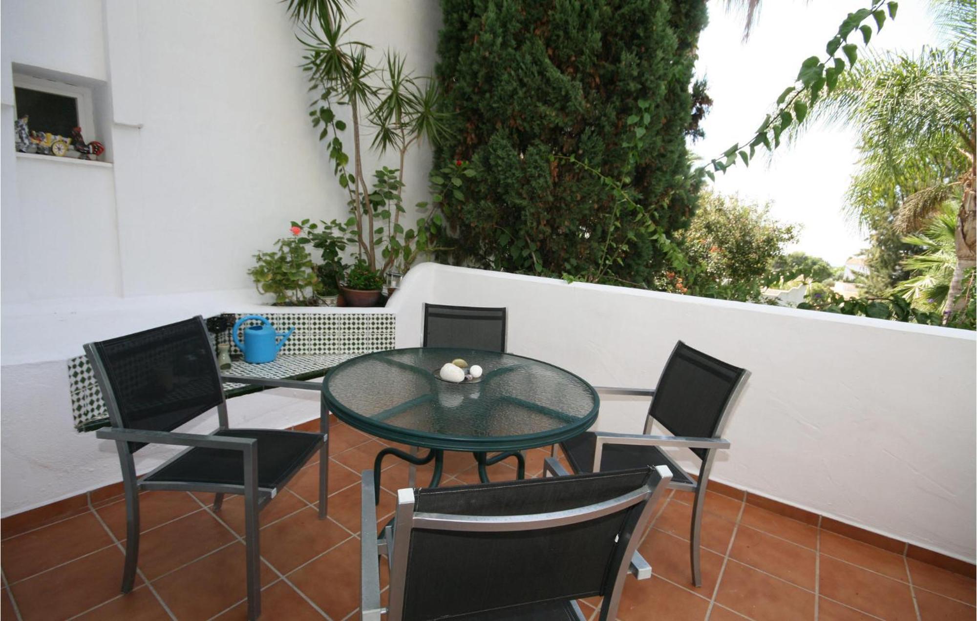 Apartamento Lovely In Marbella-las Chapas *