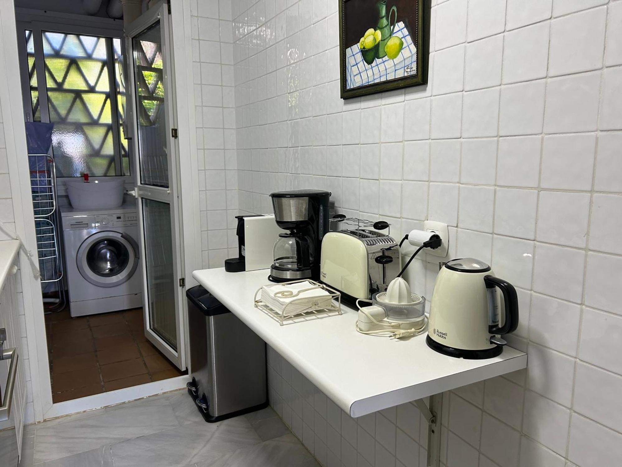 Mi Capricho, Beachfront, Grownfloor, Private Garden & Terrace Apartamento *