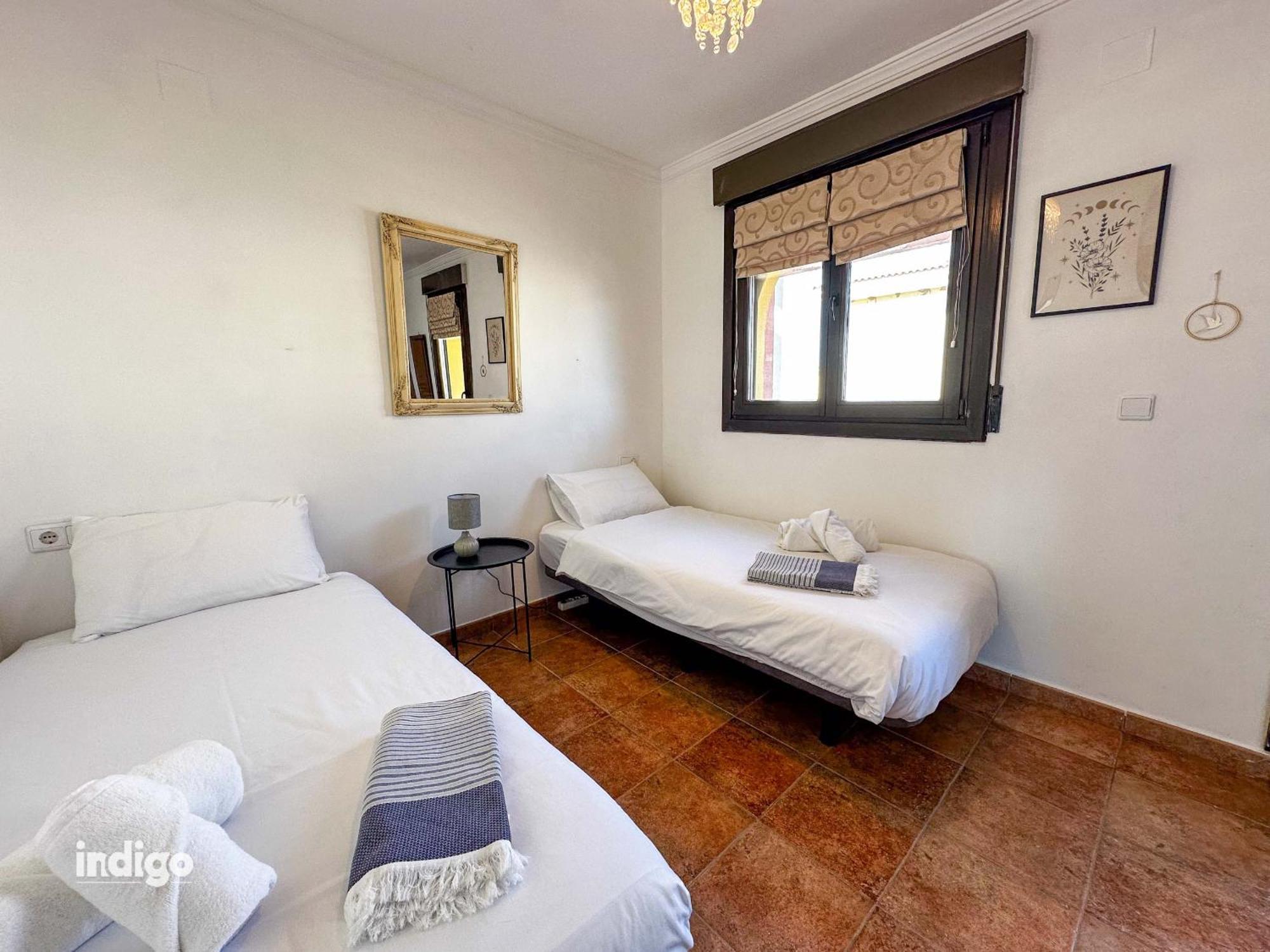 Ann001 Bright Two Bedroom Townhouse Сasa de vacaciones *