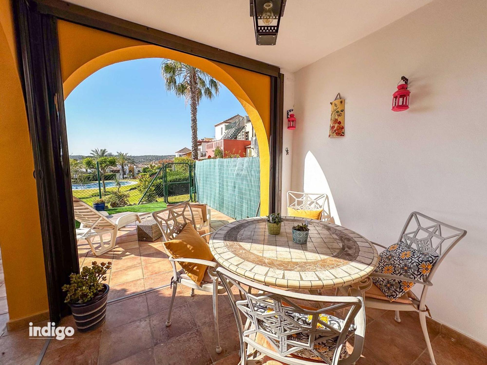 Ann001 Bright Two Bedroom Townhouse *