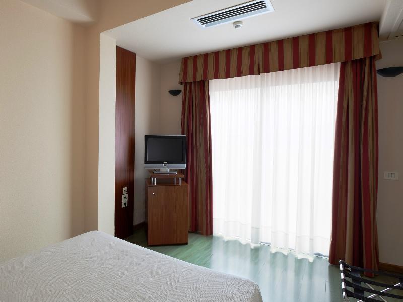 Nh Palmas Playa Canteras 3*