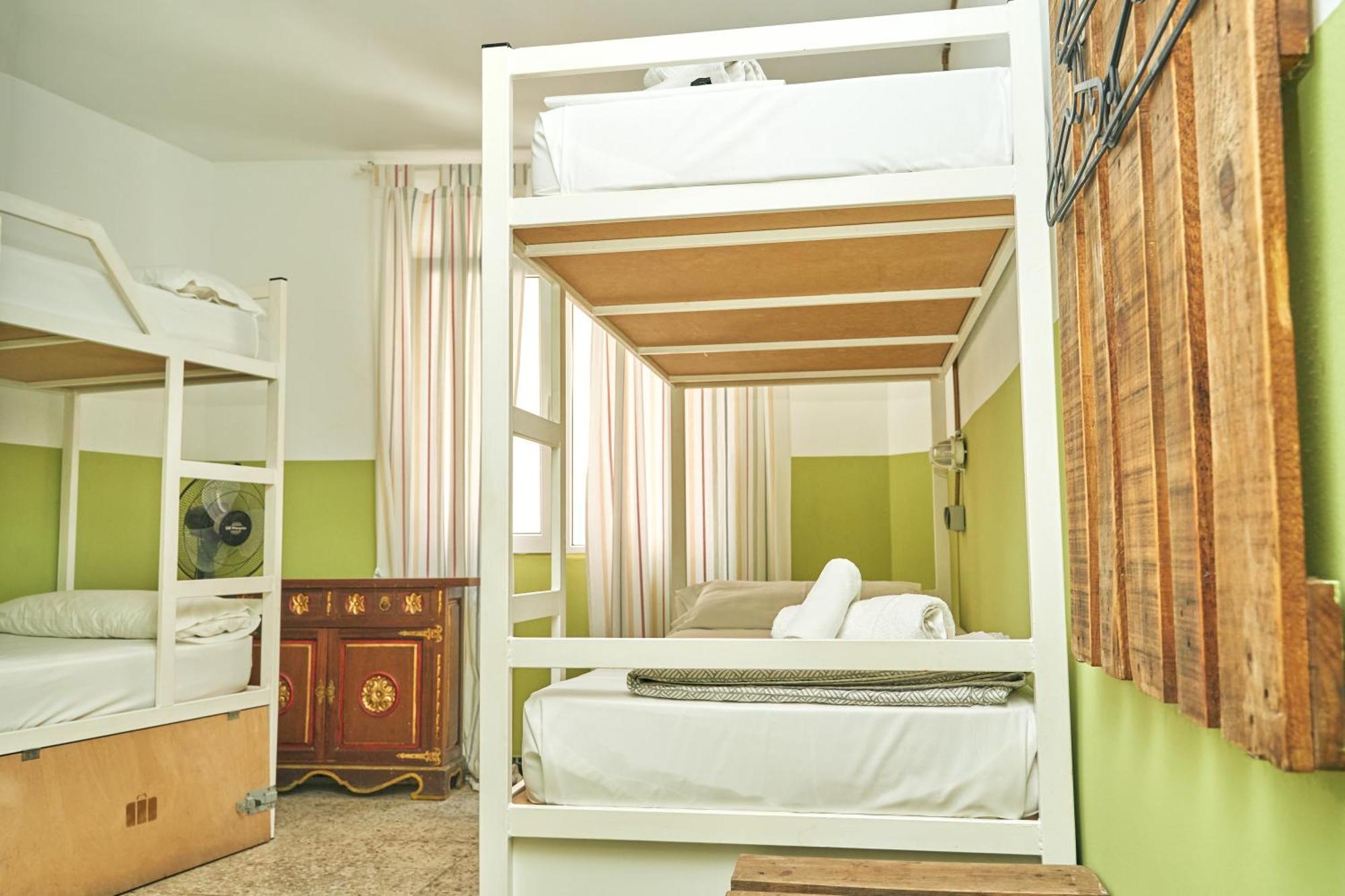 Loft Group Hostal *
