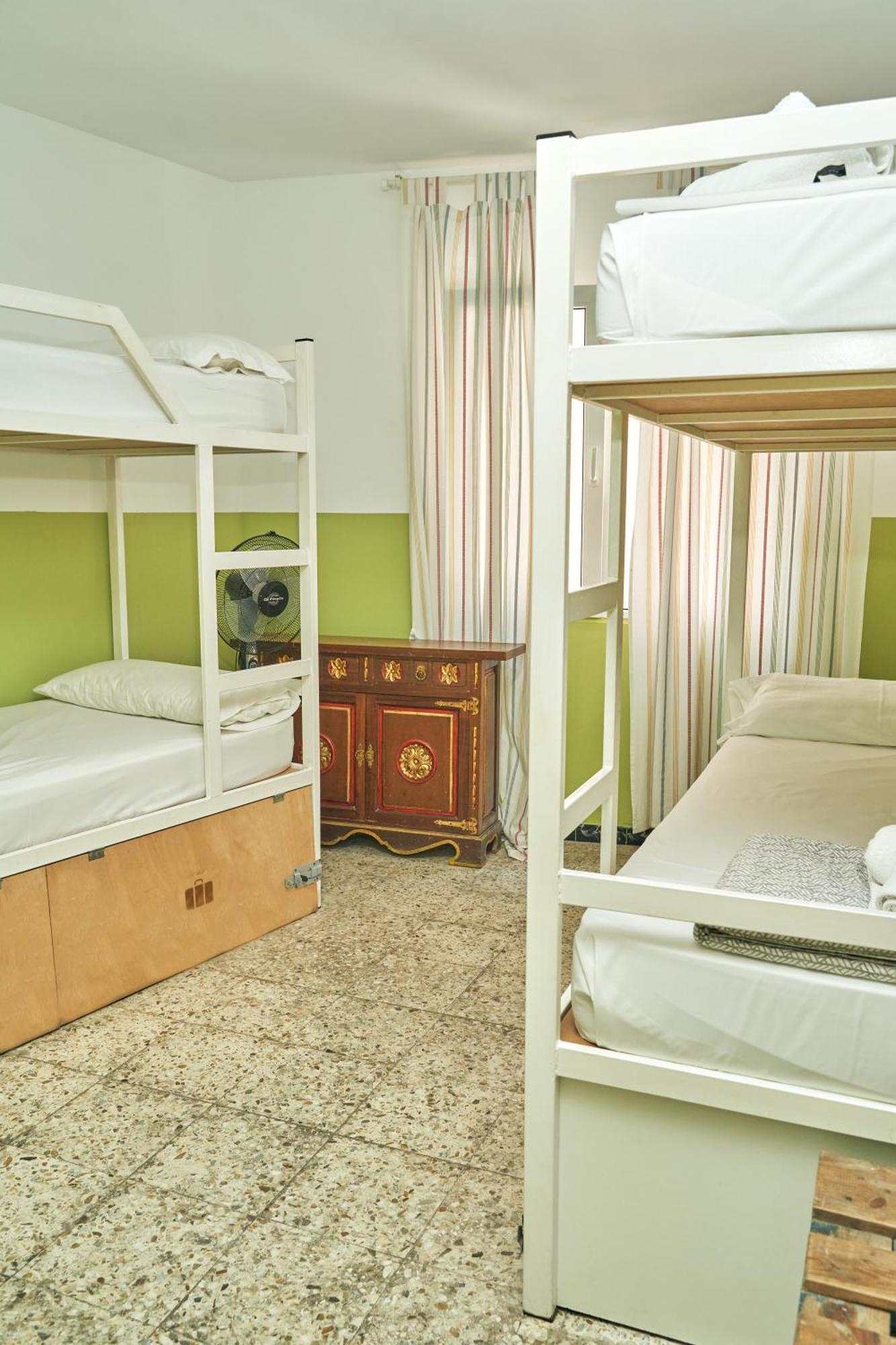 Loft Group Hostal *