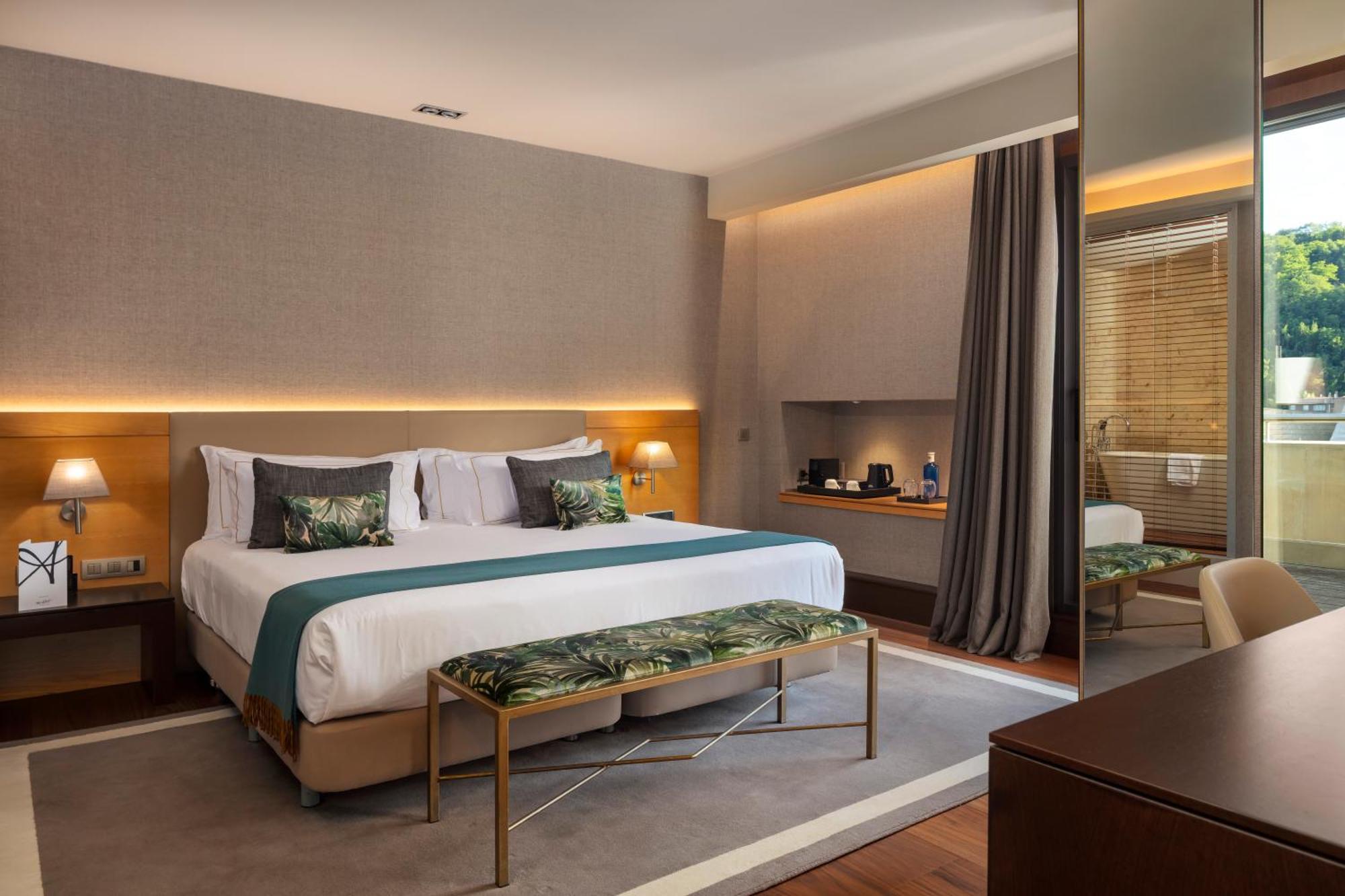 The Artist Grand Of Art Hotel 5*
