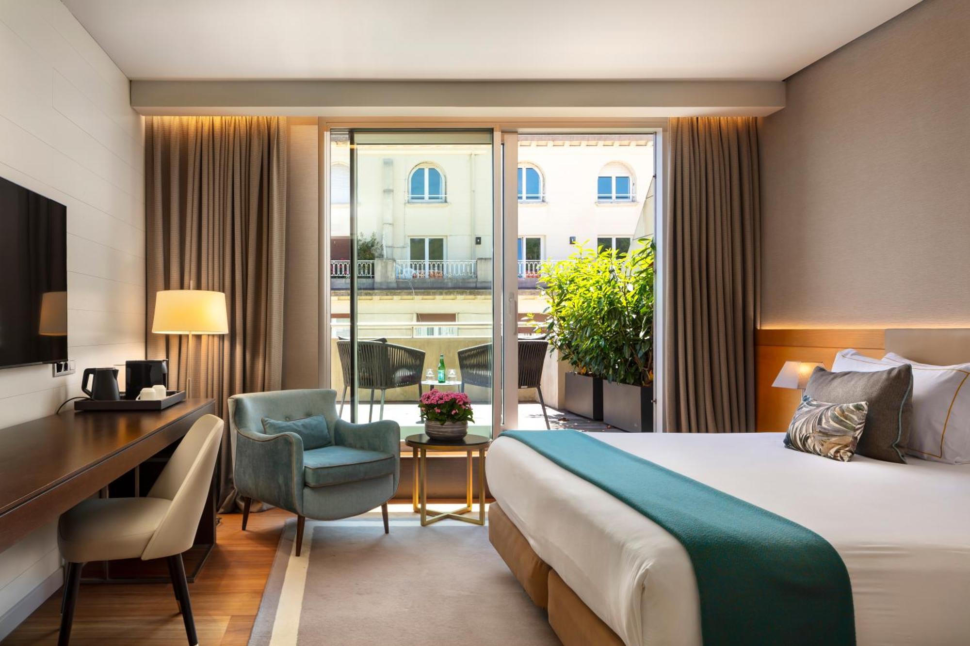 The Artist Grand Of Art Hotel 5*